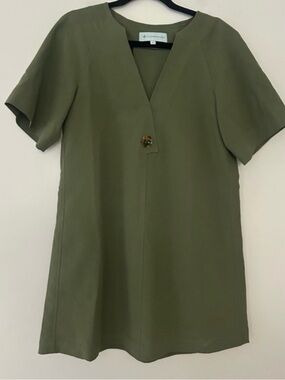Tuckernuck Olive Green V-Neck Tortoiseshell Button Mini Dress 3X XXXL